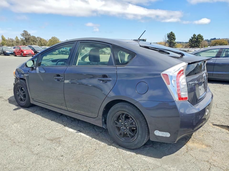 Photo 2 from auction – 2012 TOYOTA PRIUS with VIN JTDKN3DU3C1607159