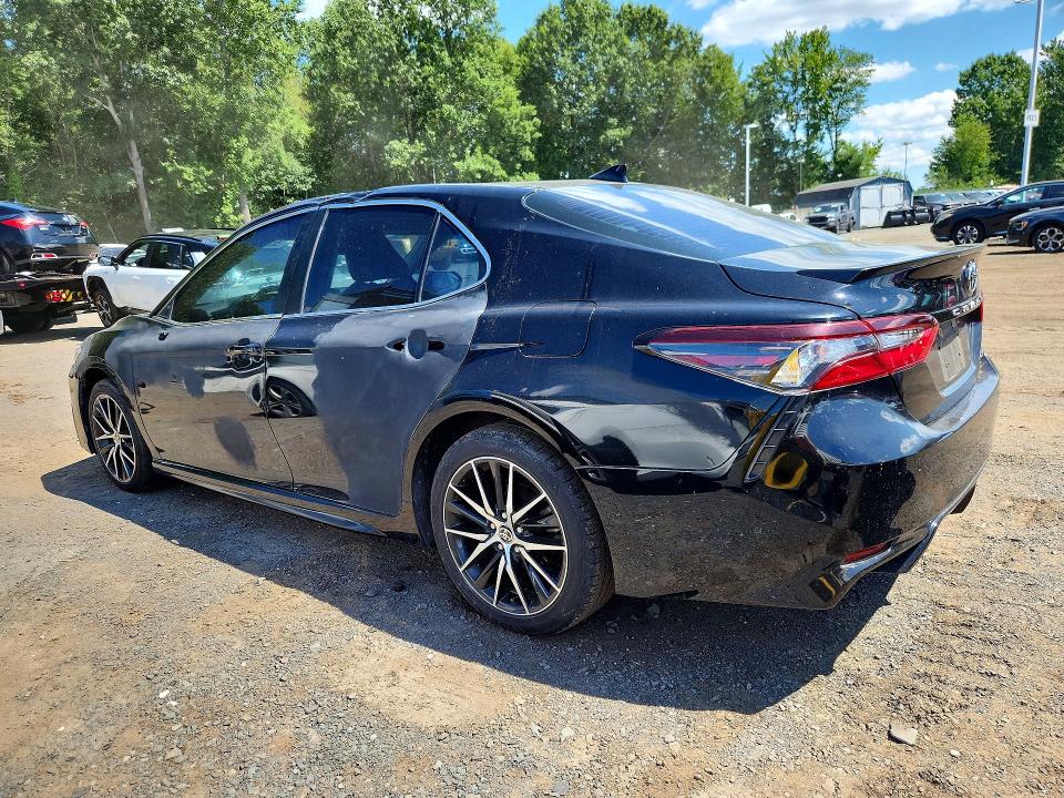 Снимка 2 от търг – 2022 TOYOTA CAMRY с VIN 4T1G11AK7NU644432