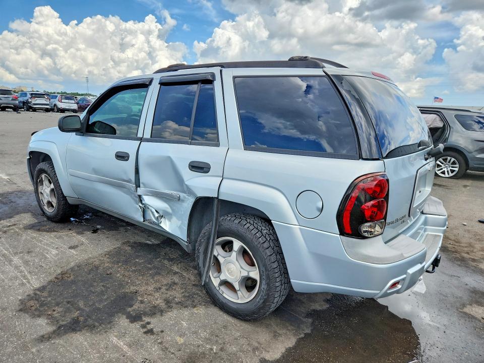 Photo 2 from auction – 2007 CHEVROLET TRAILBLAZER with VIN 1GNDS13S472152058