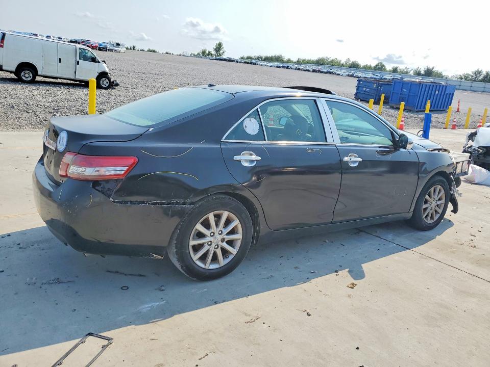 Снимка 3 от търг – 2011 TOYOTA CAMRY с VIN 4T1BF3EK0BU222760