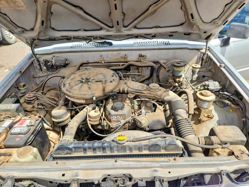 Photo 11 from auction – 1987 TOYOTA PICKUP with VIN JT4RN63R0H0151843