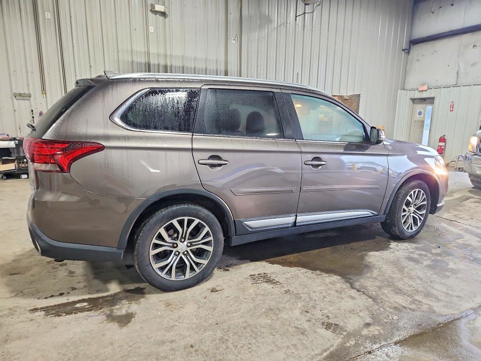 Photo 3 from auction – 2017 MITSUBISHI OUTLANDER with VIN JA4AZ3A35HZ012697