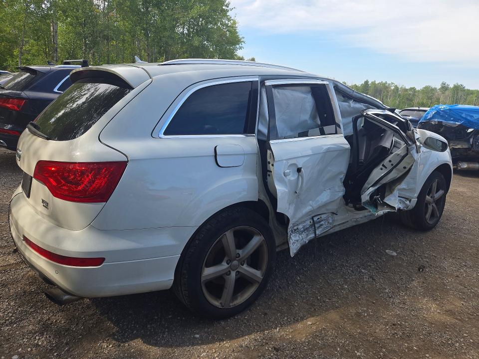 Photo 3 from auction – 2015 AUDI Q7 with VIN WA1WGCFE8FD011012