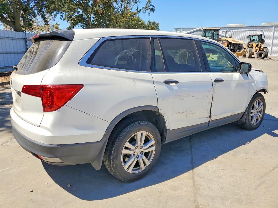 Photo 3 from auction – 2017 HONDA PILOT with VIN 5FNYF5H11HB044632