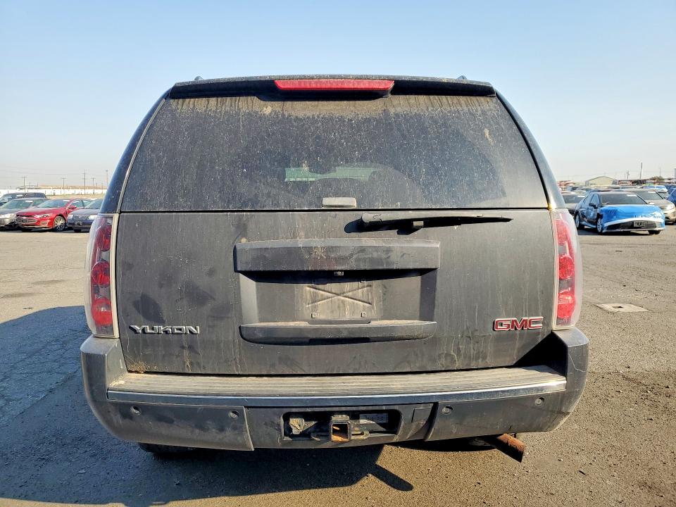 Photo 6 from auction – 2008 GMC YUKON with VIN 1GKFK63828J238306