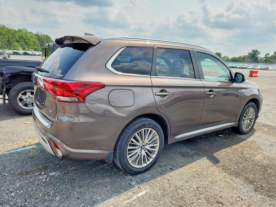 Photo 3 from auction – 2022 MITSUBISHI OUTLANDER with VIN JA4J2VA78NZ055087