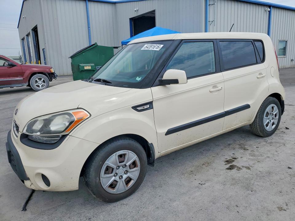 KIA SOUL 2013 with VIN KNDJT2A57D7768069 - Photo from auction