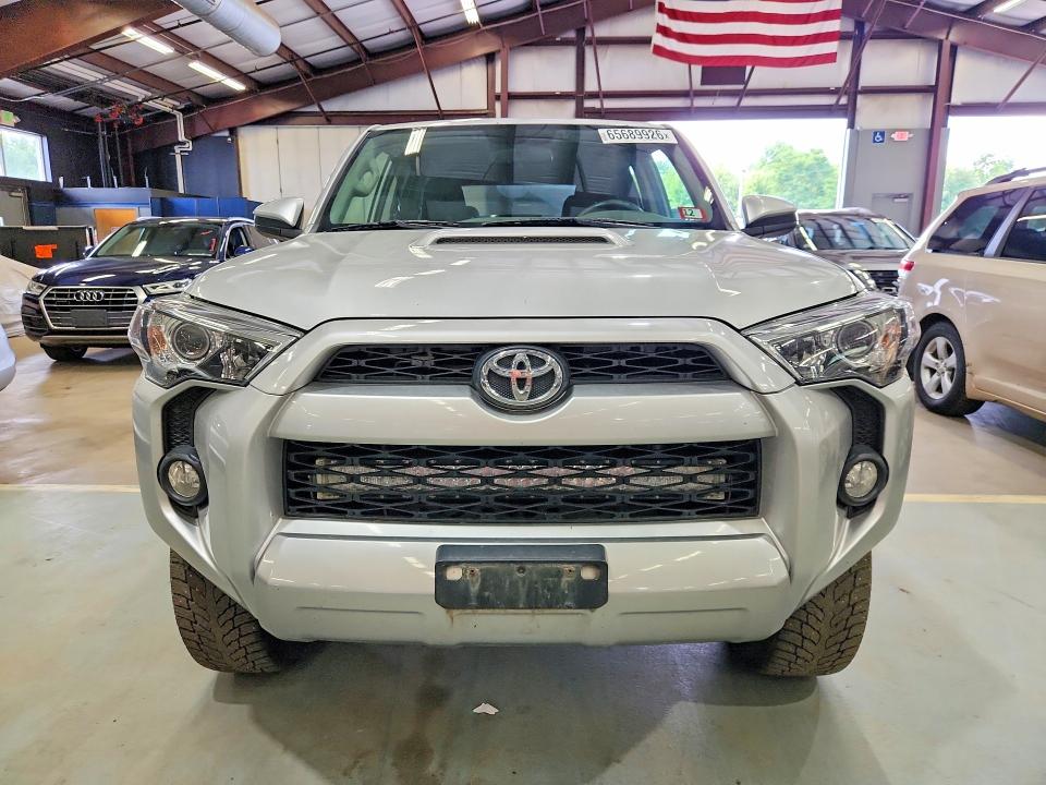 Photo 5 from auction – 2016 TOYOTA 4RUNNER with VIN JTEBU5JRXG5369853