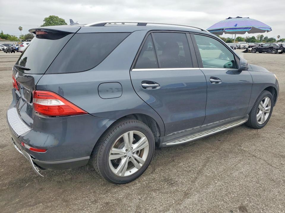 Photo 3 from auction – 2015 MERCEDES-BENZ ML with VIN 4JGDA5JB5FA573101