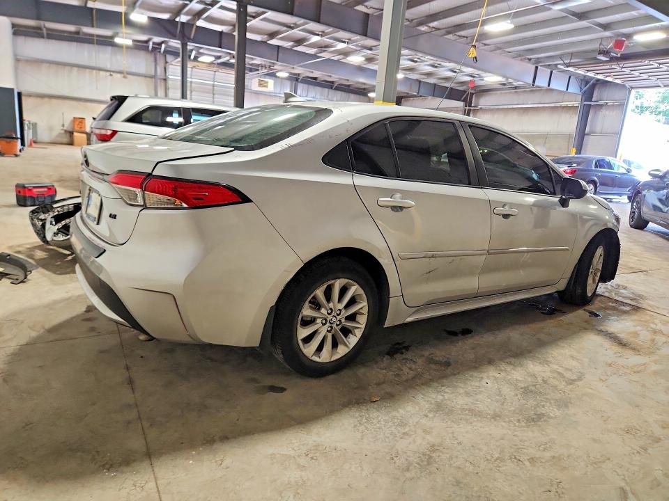 Photo 3 from auction – 2022 TOYOTA COROLLA with VIN JTDVPMAE6N3029494
