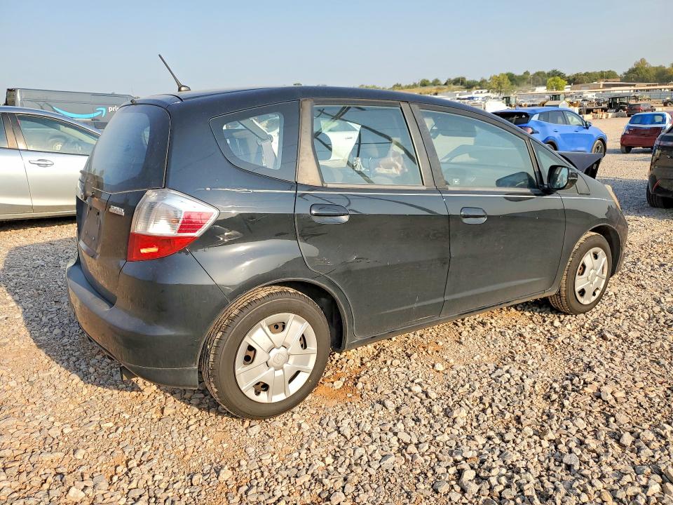 Photo 3 from auction – 2013 HONDA FIT with VIN JHMGE8H38DC050399