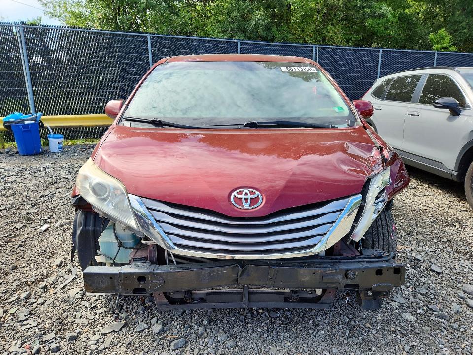 Photo 5 from auction – 2015 TOYOTA SIENNA with VIN 5TDYK3DC2FS556674