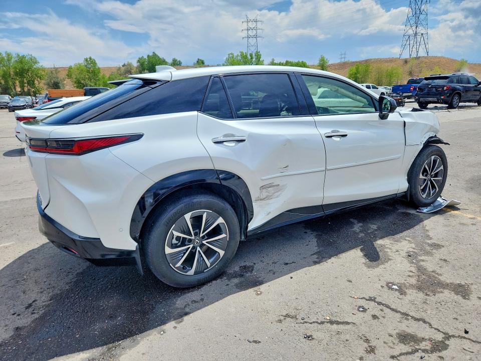 Foto 3 de la subasta – 2023 LEXUS RZ con VIN JTJAAAABXPA009202