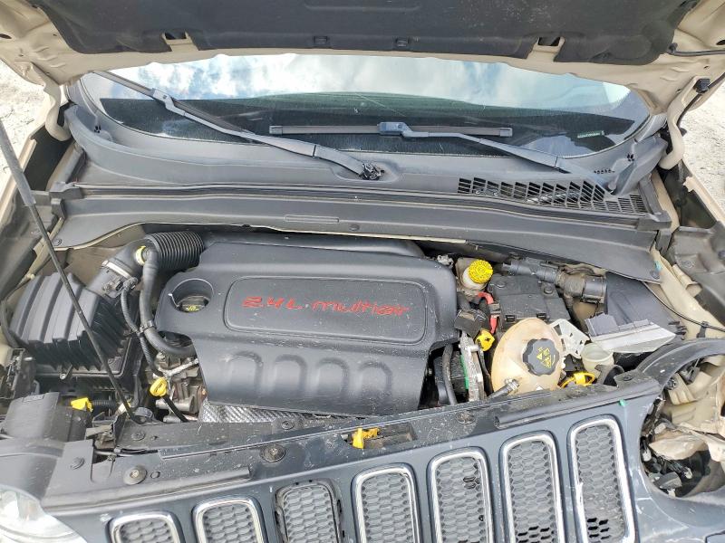 Photo 11 from auction – 2016 JEEP RENEGADE with VIN ZACCJAAT3GPD68430
