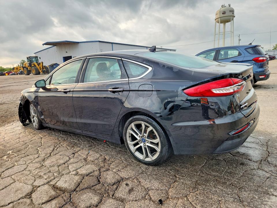 Photo 2 from auction – 2019 FORD FUSION with VIN 3FA6P0CDXKR138948