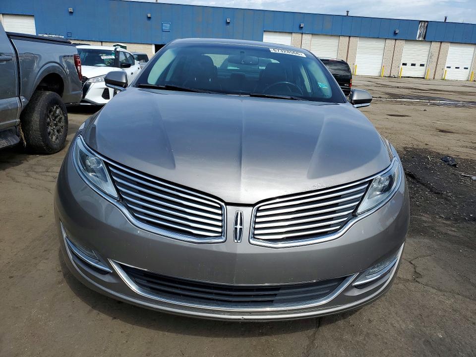 Photo 5 from auction – 2016 LINCOLN MKZ with VIN 3LN6L2LU9GR628883