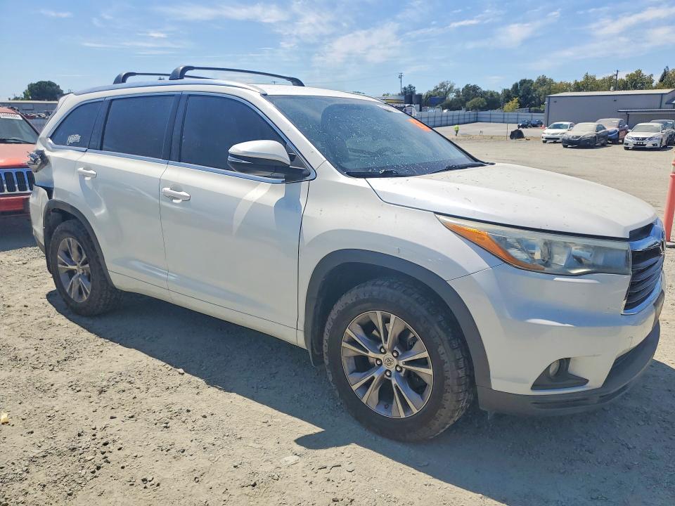 Photo 4 from auction – 2015 TOYOTA HIGHLANDER with VIN 5TDJKRFH7FS171009