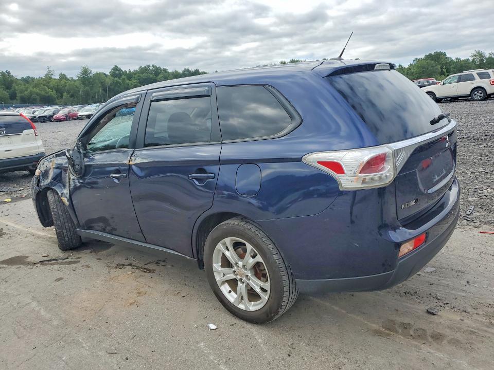 Photo 2 from auction – 2014 MITSUBISHI OUTLANDER with VIN JA4AZ3A32EZ009185
