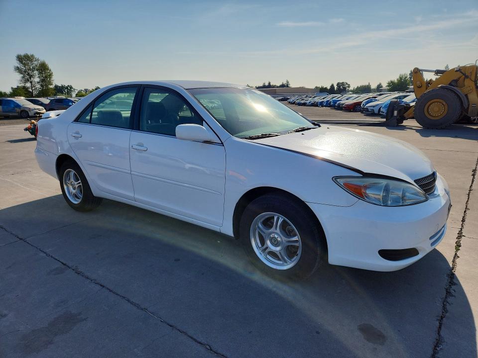 Photo 4 from auction – 2004 TOYOTA CAMRY with VIN JTDBE32K240264269