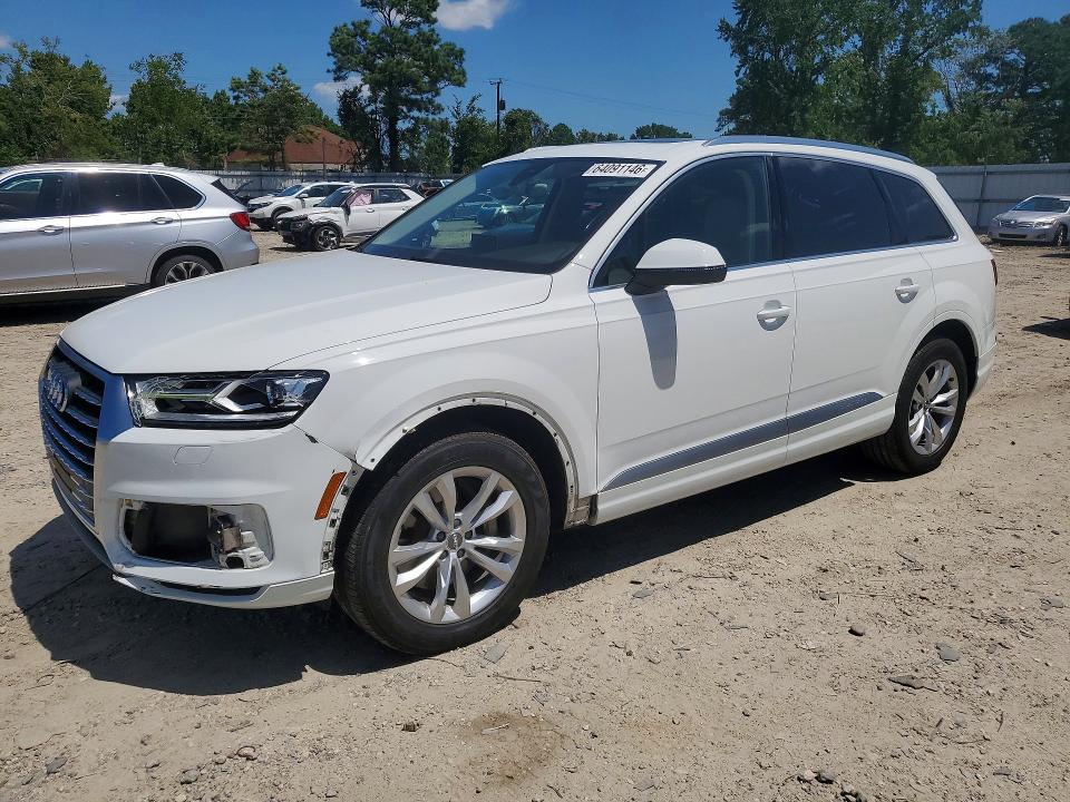 AUDI Q7 2017 with VIN WA1LAAF78HD010813 - Photo from auction