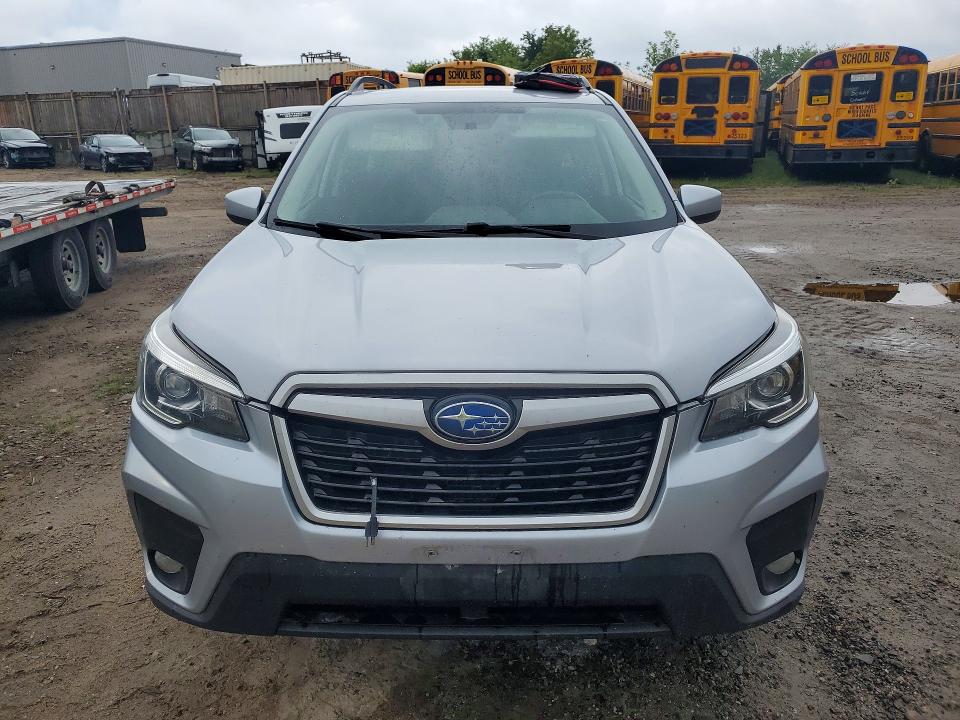 Photo 5 from auction – 2019 SUBARU FORESTER with VIN JF2SKEGC2KH537295