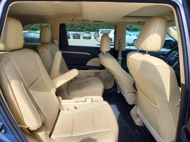 Photo 10 from auction – 2017 TOYOTA HIGHLANDER with VIN 5TDYZRFH3HS196115