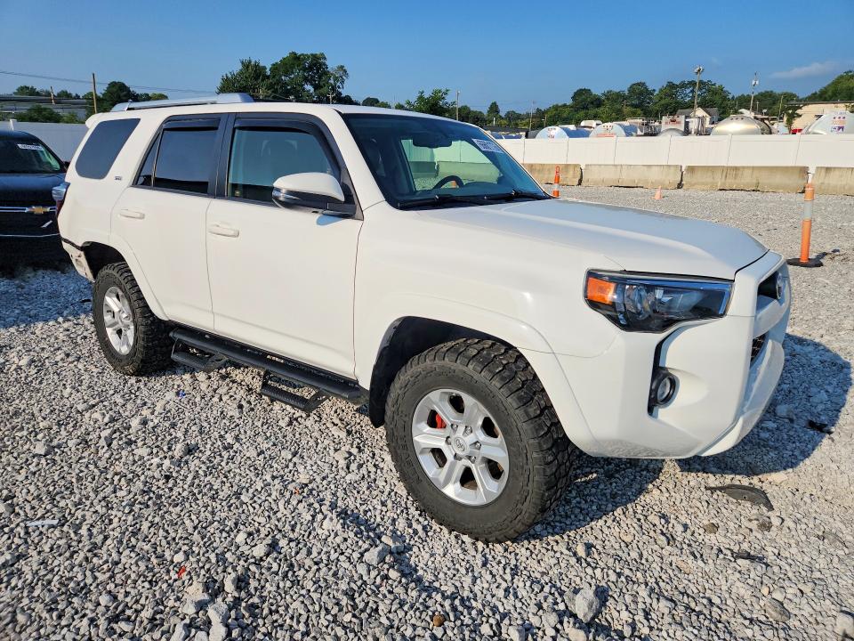 Снимка 4 от търг – 2018 TOYOTA 4RUNNER с VIN JTEBU5JR6J5600352