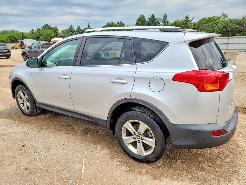 Photo 2 from auction – 2015 TOYOTA RAV4 with VIN 2T3WFREV8FW152548