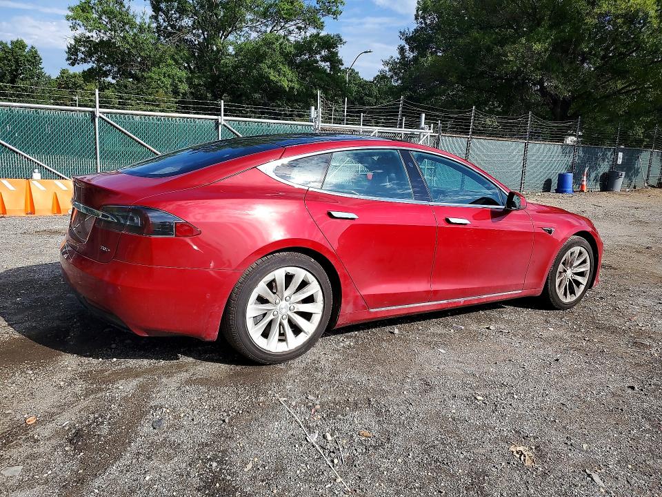 Zdjęcie 3 z aukcji – 2017 TESLA MODEL S z VIN 5YJSA1E24HF209390