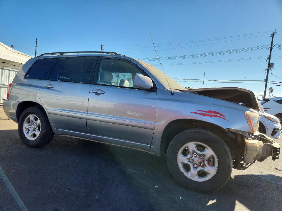 Photo 4 from auction – 2003 TOYOTA HIGHLANDER with VIN JTEGD21A230064868