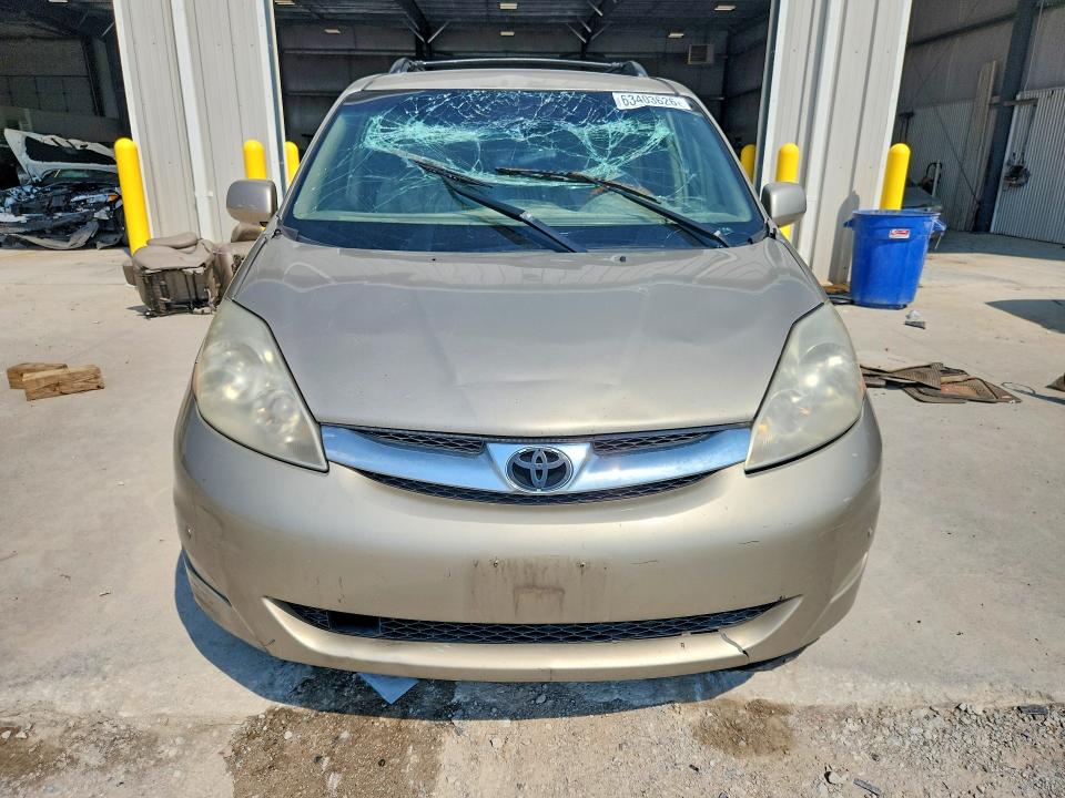 Photo 5 from auction – 2006 TOYOTA SIENNA with VIN 5TDBA22C96S076928