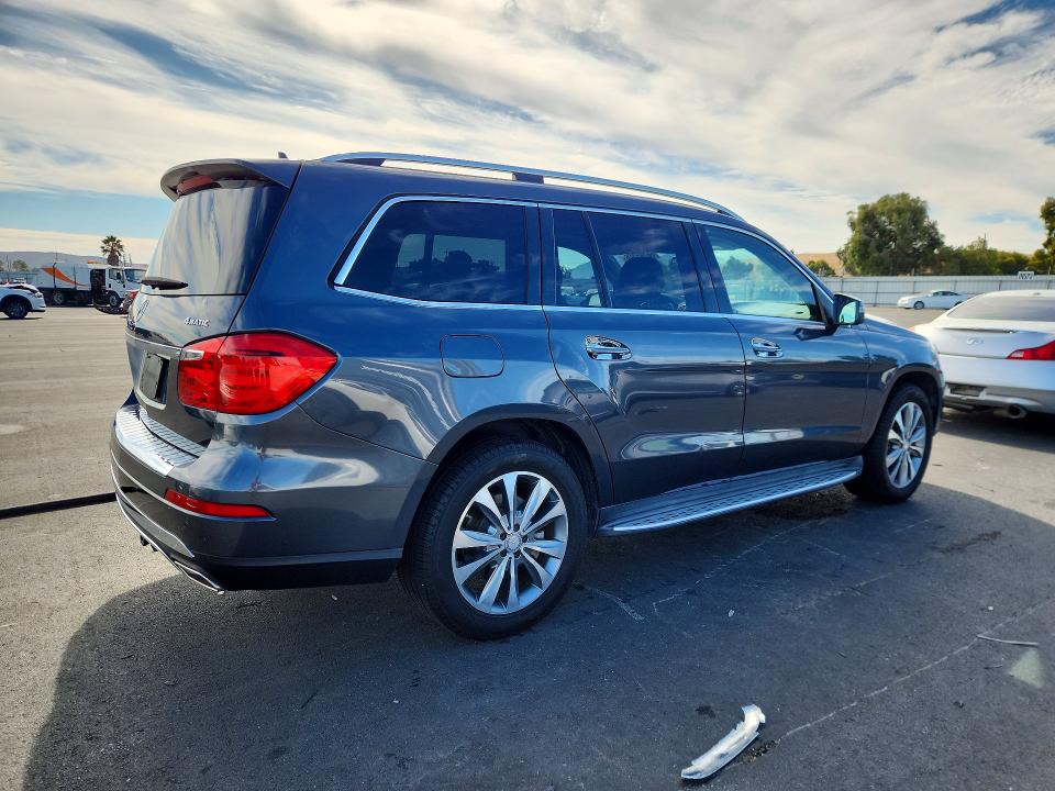 Photo 3 from auction – 2015 MERCEDES-BENZ GL with VIN 4JGDF6EE2FA609533
