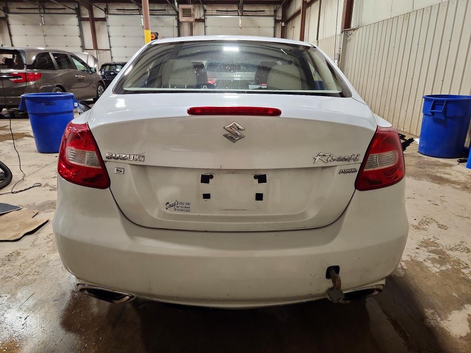 Photo 6 from auction – 2011 SUZUKI KIZASHI with VIN JS2RF9A15B6110310