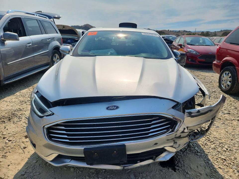 Снимка 5 от търг – 2019 FORD FUSION с VIN 3FA6P0CD2KR254208