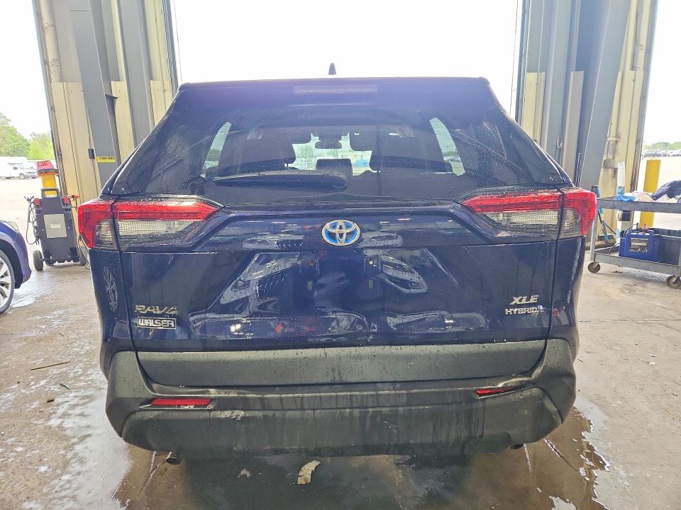 Photo 6 from auction – 2022 TOYOTA RAV4 with VIN 4T3RWRFV9NU057670