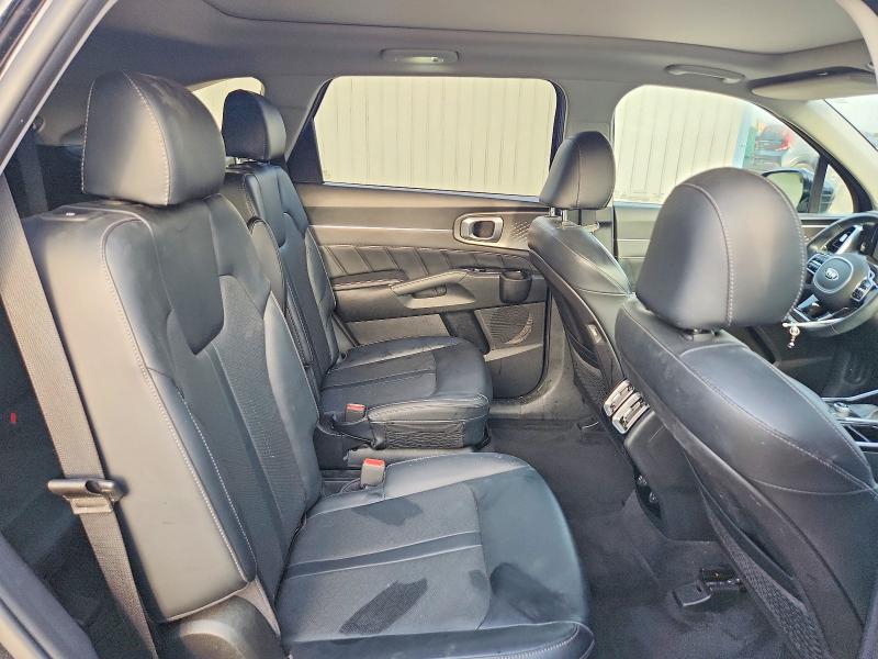 Photo 11 from auction – 2021 KIA SORENTO with VIN 5XYRK4LF3MG011065