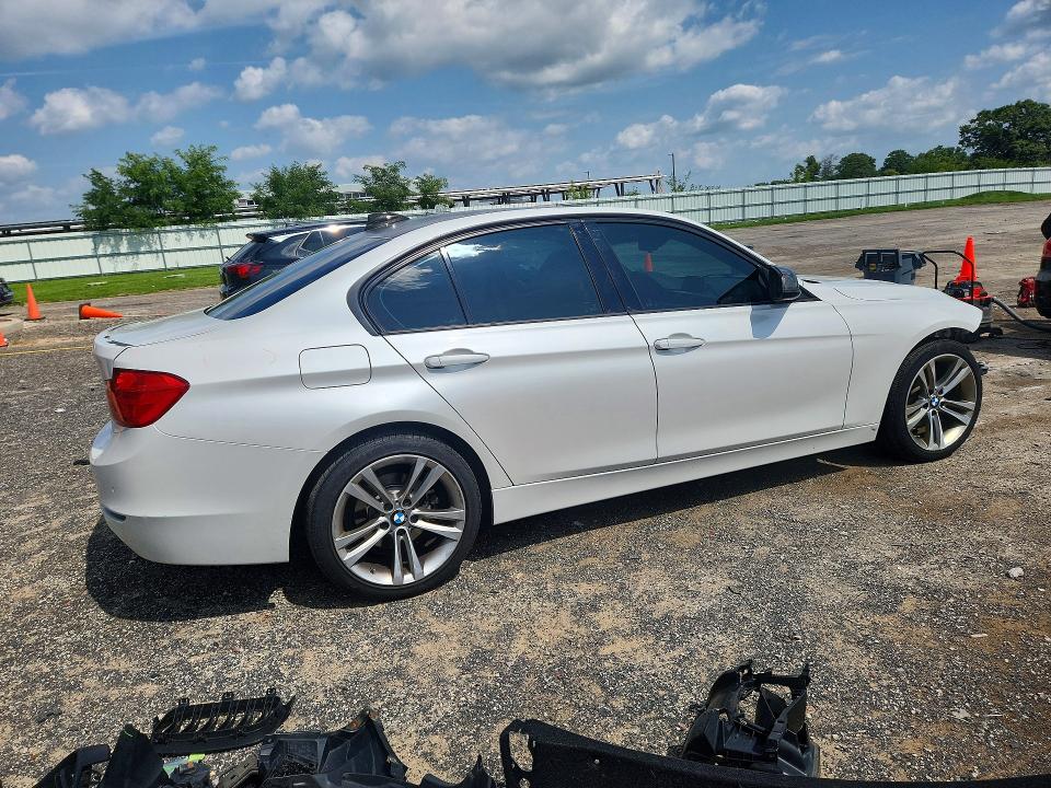 Photo 3 from auction – 2015 BMW 328 with VIN WBA3B3C53FF548934