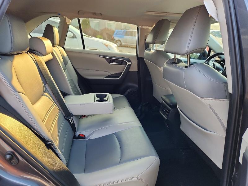 Photo 11 from auction – 2021 TOYOTA RAV4 with VIN 2T3C1RFV1MC103173