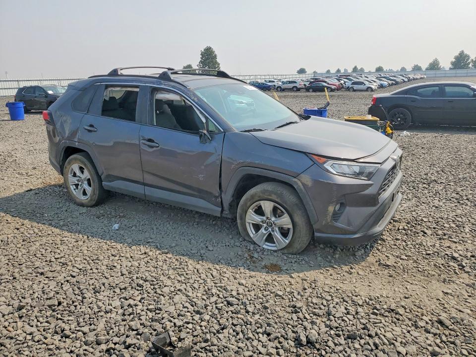 Photo 4 from auction – 2020 TOYOTA RAV4 with VIN 2T3W1RFV4LW072575