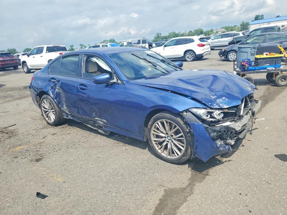 Photo 4 from auction – 2023 BMW 330XI with VIN 3MW89FF06P8D78274