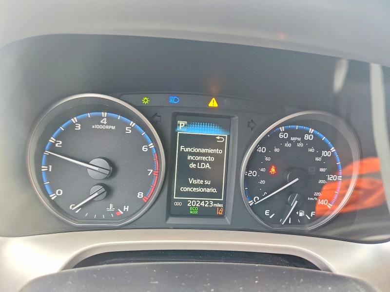 Photo 9 from auction – 2017 TOYOTA RAV4 with VIN JTMWFREVXHJ105538