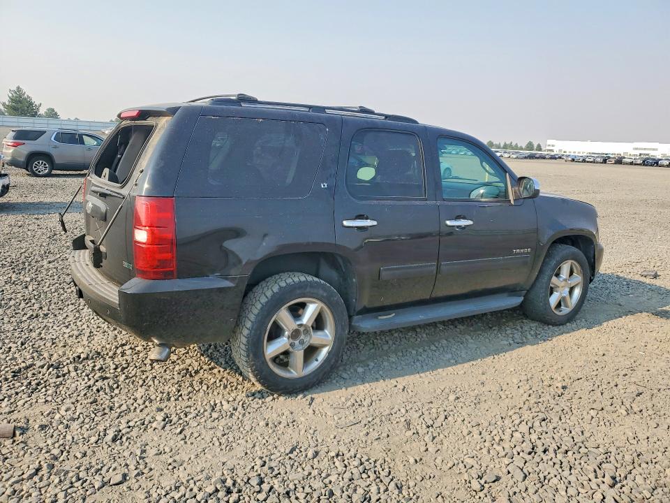 Photo 3 from auction – 2010 CHEVROLET TAHOE with VIN 1GNUKBE03AR213626