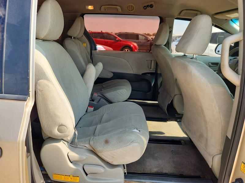 Photo 11 from auction – 2011 TOYOTA SIENNA with VIN 5TDKA3DC3BS007293