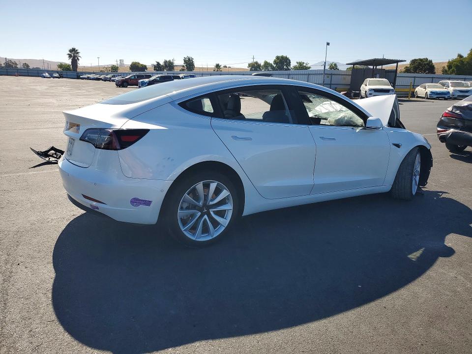 Photo 3 from auction – 2018 TESLA MODEL 3 with VIN 5YJ3E1EA2JF164780