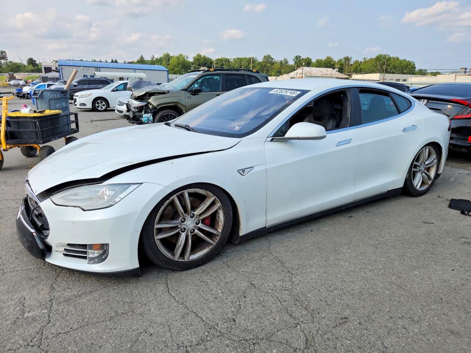 TESLA MODEL S 2015 with VIN 5YJSA1H49FF098040 - Photo from auction