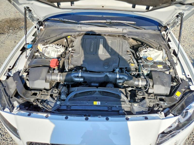 Photo 11 from auction – 2017 JAGUAR XF with VIN SAJBE4BV4HCY26730