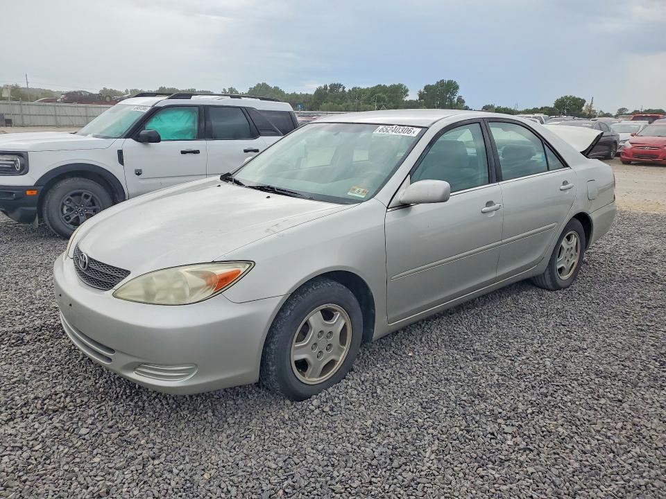 TOYOTA CAMRY 2002 with VIN 4T1BF32K62U016699 - Photo from auction