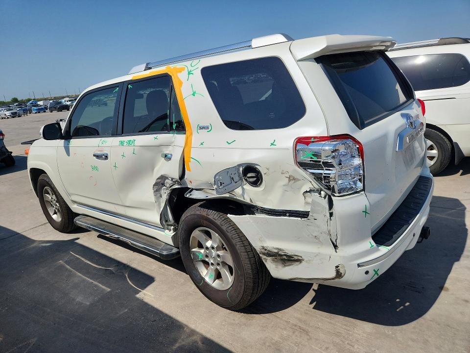 Photo 2 from auction – 2011 TOYOTA 4RUNNER with VIN JTEZU5JR2B5032651