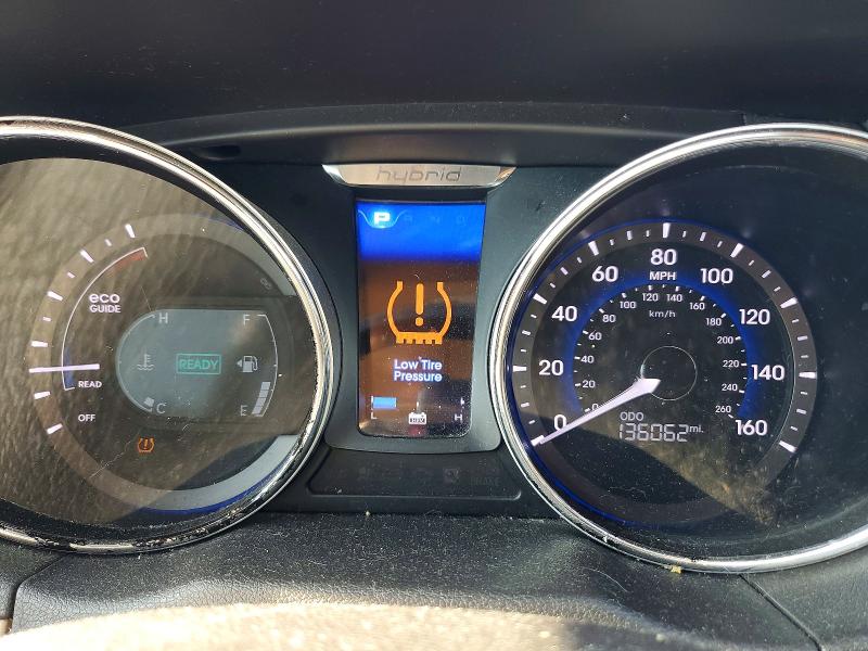 Photo 9 from auction – 2012 HYUNDAI SONATA with VIN KMHEC4A47CA034288
