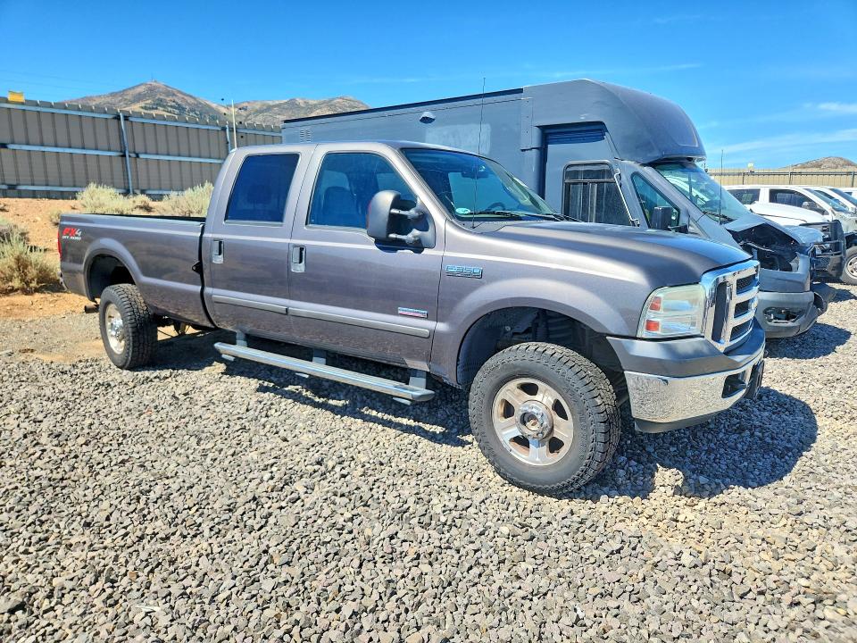 Photo 4 from auction – 2006 FORD F350 with VIN 1FTWW31P16EC69268